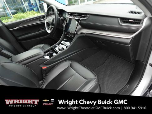 Used 2023 Jeep Grand Cherokee Limited image 28