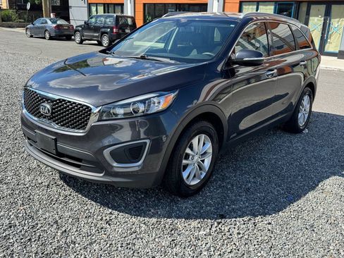 Used 2018 Kia Sorento AWD image 1