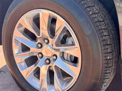 Used 2024 Chevrolet Tahoe Premier RWD image 18