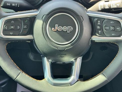 Used 2024 Jeep Wrangler Unlimited Sahara w/ Technology Group AWD/4WD image 20