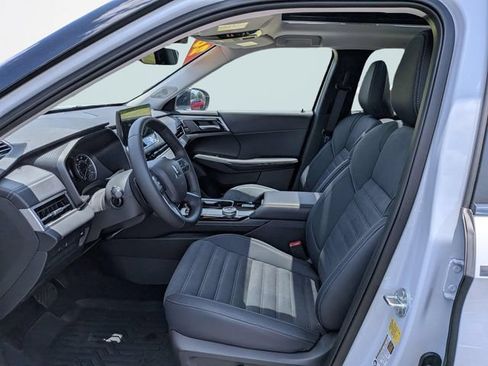 New 2026 Mitsubishi Outlander AWD image 16