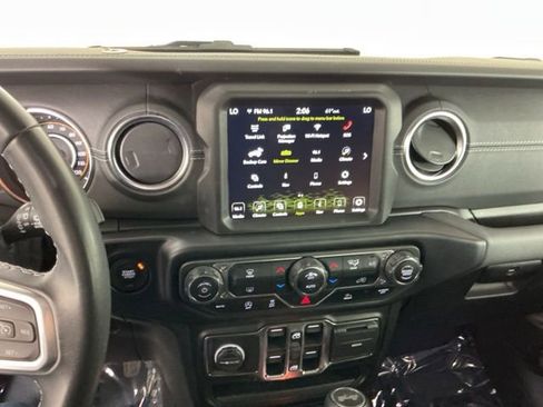Used 2021 Jeep Wrangler Unlimited Sahara w/ Uconnect 4C Nav & Sound Group AWD/4WD image 18