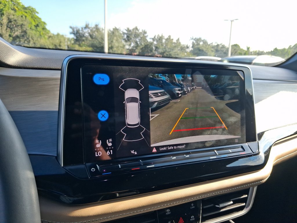 Certified 2024 Volkswagen Atlas Cross Sport SE FWD image 25