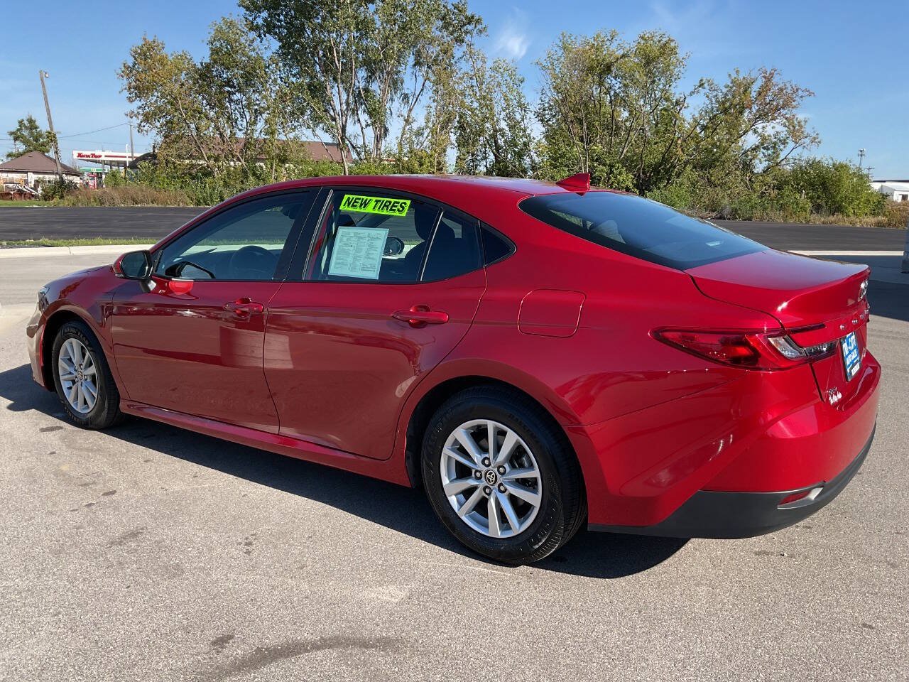 Used 2025 Toyota Camry LE FWD image 4