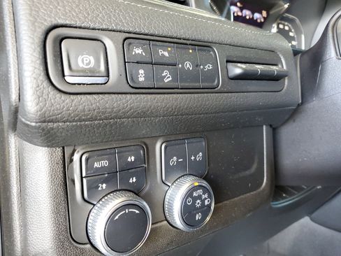 Used 2021 GMC Yukon Denali w/ Denali Premium Package AWD/4WD image 24