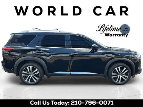 Used 2025 Nissan Pathfinder Platinum FWD image 8