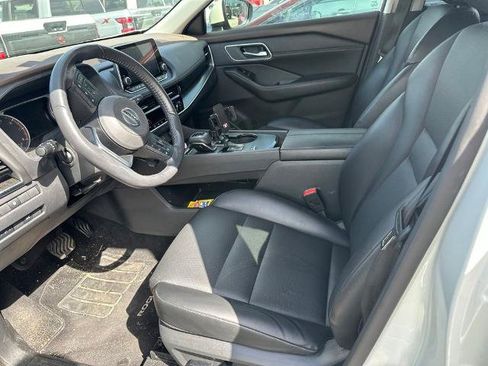 Certified 2021 Nissan Rogue SV w/ Premium Package FWD image 3