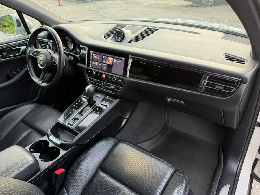 Used 2022 Porsche Macan S AWD/4WD image 24