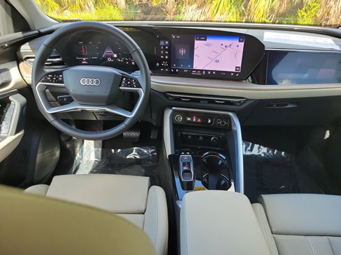 Used 2025 Audi Q5 Prestige image 13