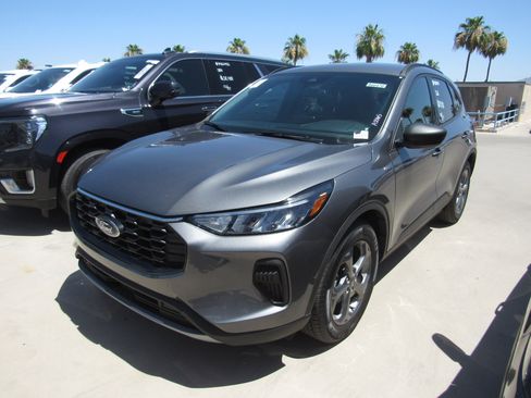 Used 2025 Ford Escape ST-Line FWD image 1