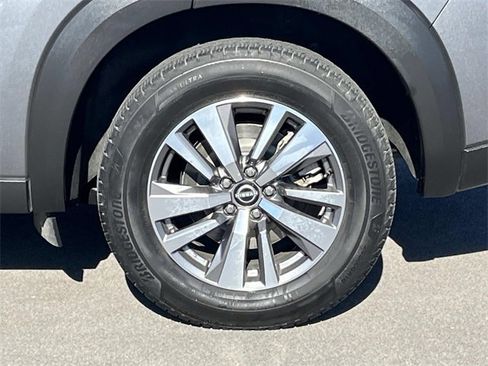 Used 2023 Nissan Pathfinder SL image 12