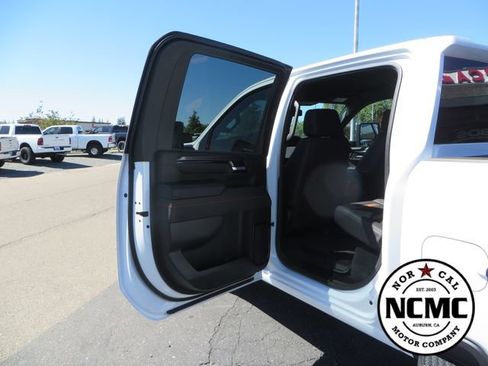 Used 2025 GMC Sierra 2500 AT4 AWD/4WD image 37