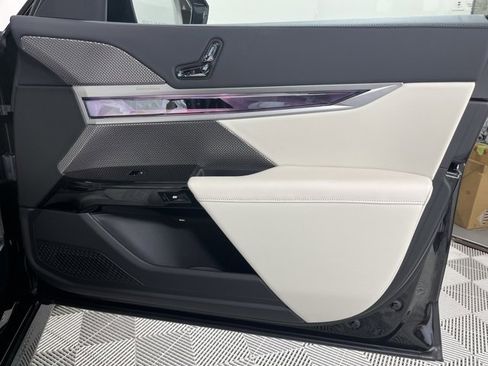 New 2026 BMW 740i xDrive image 23