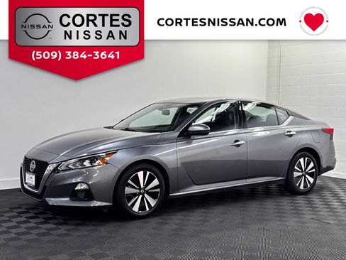 Used 2020 Nissan Altima 2.5 SV FWD image 1