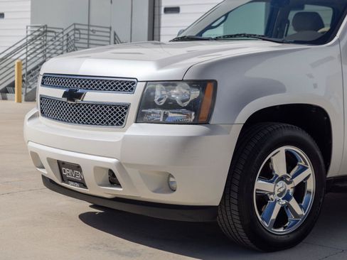 Used 2011 Chevrolet Avalanche LTZ AWD/4WD image 16