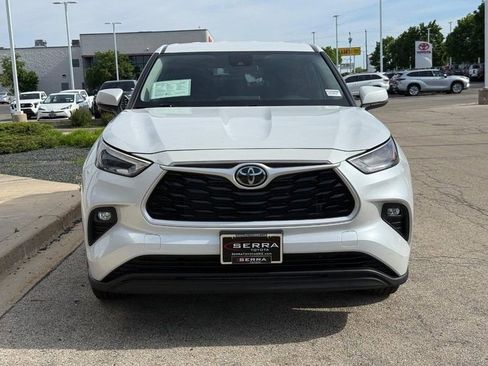 Used 2022 Toyota Highlander LE AWD/4WD image 8