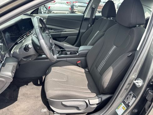 Used 2024 Hyundai Elantra SEL w/ Convenience Package FWD image 10
