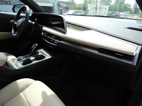 Used 2025 Cadillac XT4 Premium Luxury w/ Cold Weather Package AWD/4WD image 40