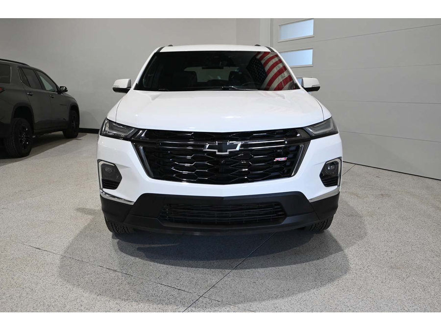 Used 2023 Chevrolet Traverse RS FWD image 4