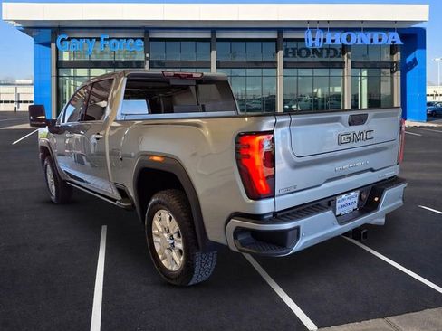 Used 2026 GMC Sierra 2500 Denali w/ Technology Package AWD/4WD image 3