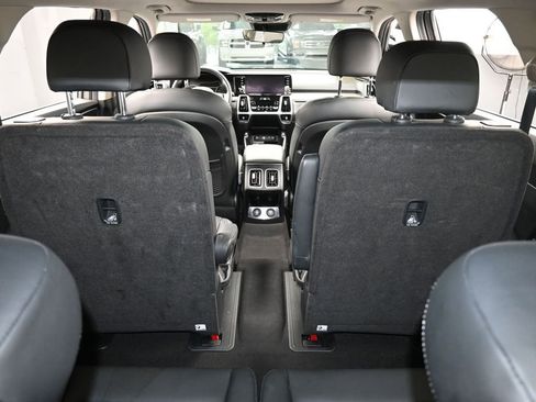 Used 2022 Kia Sorento EX w/ Panoramic Sunroof Package image 45