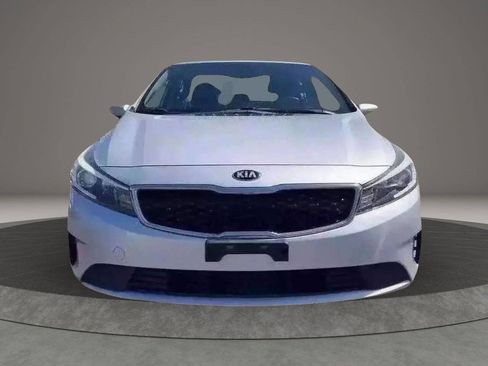 Used 2017 Kia Forte LX image 12