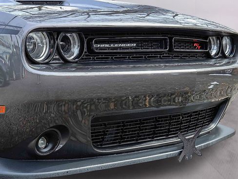 Used 2016 Dodge Challenger R/T Scat Pack w/ Leather Interior Group image 28