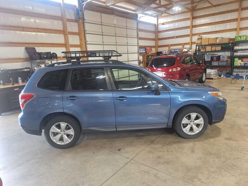 Used 2015 Subaru Forester 2.5i Premium w/ All-Weather Package AWD/4WD image 9