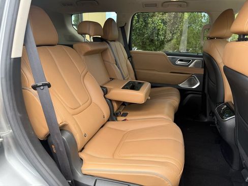 Used 2025 INFINITI QX80 Sensory AWD/4WD image 33