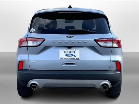 Used 2022 Ford Escape SE w/ Cold Weather Package image 3