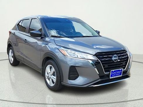 Certified 2025 Nissan Kicks Play S FWD image 1