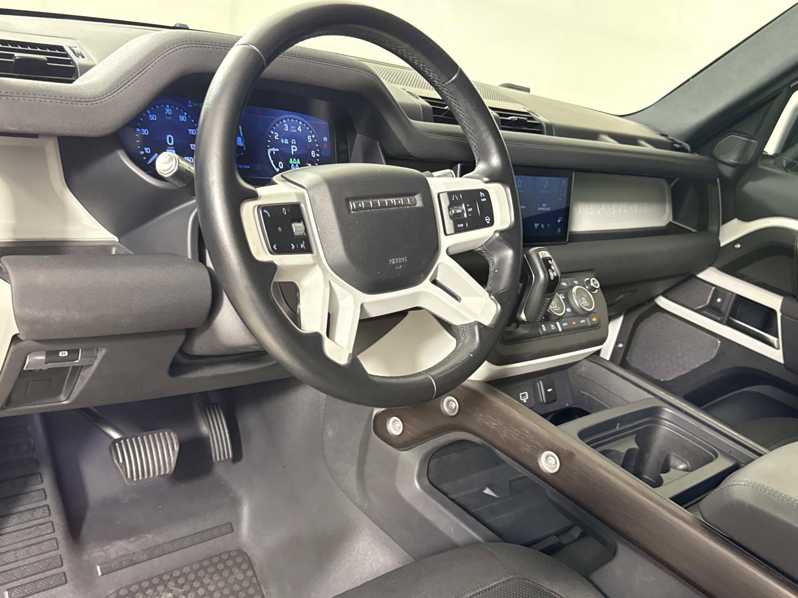 Used 2020 Land Rover Defender 110 SE AWD/4WD image 22