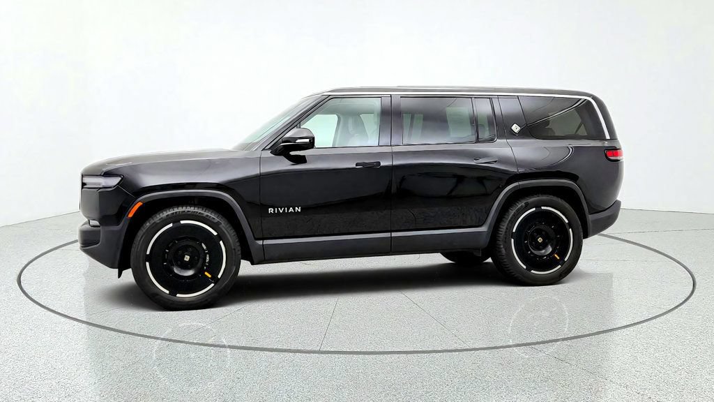 Used 2025 Rivian R1S Adventure Dual AWD/4WD image 8