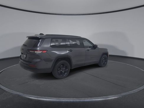Used 2023 Jeep Grand Cherokee L Laredo AWD/4WD image 17