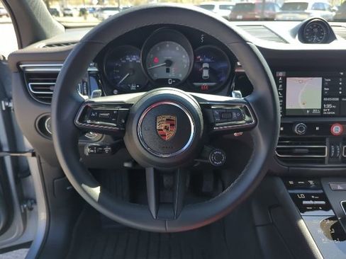 Used 2025 Porsche Macan S image 11