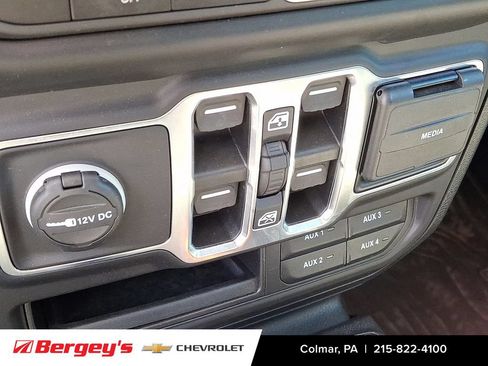 Used 2021 Jeep Gladiator Sport AWD/4WD image 27