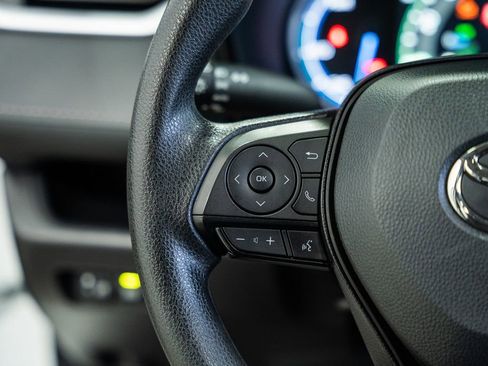 Used 2025 Toyota RAV4 XLE image 24