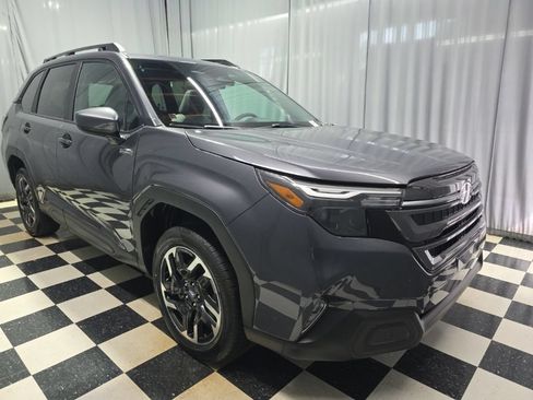 Used 2026 Subaru Forester Premium AWD/4WD image 3