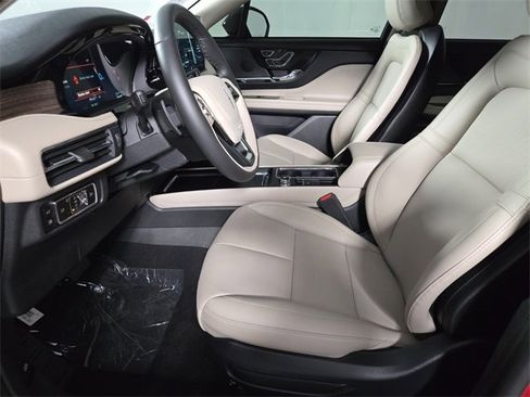 New 2026 Lincoln Corsair Grand Touring w/ Jet Appearance Package image 13