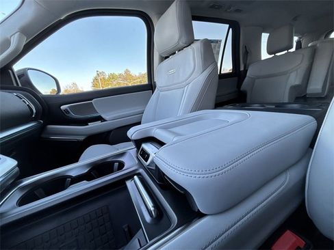 New 2025 Ford Expedition Max Platinum w/ Driver's Package image 24