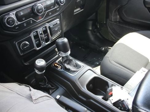 Used 2021 Jeep Wrangler Unlimited Sport AWD/4WD image 10