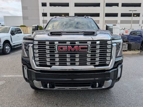 Used 2024 GMC Sierra 2500 Denali w/ Denali Reserve Package AWD/4WD image 2