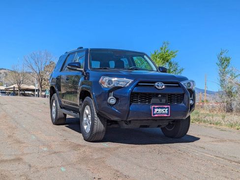 Used 2022 Toyota 4Runner SR5 Premium image 3