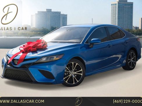 Used 2019 Toyota Camry SE image 1