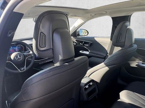 New 2026 Mercedes-Benz E 350 4MATIC Sedan image 18