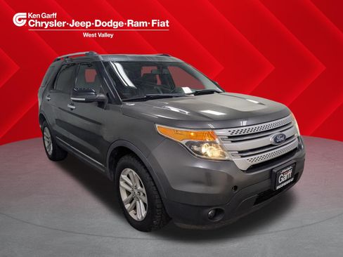 Used 2015 Ford Explorer XLT w/ Equipment Group 202B AWD/4WD image 1