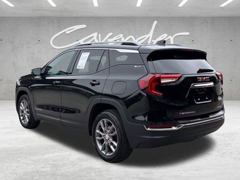 Used 2024 GMC Terrain SLT AWD/4WD image 17