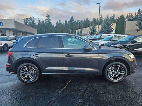 Used 2020 Audi Q5 e Premium Plus image 8