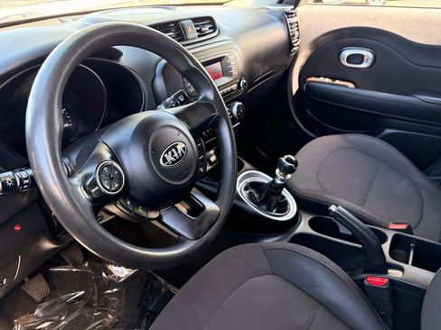 Used 2015 Kia Soul FWD image 16