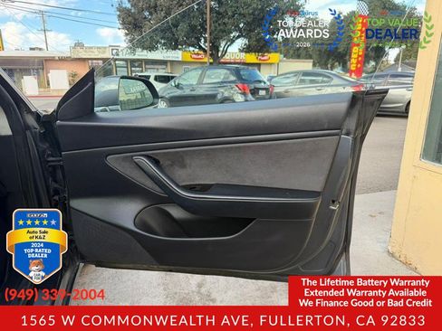Used 2020 Tesla Model 3 Standard Range Plus RWD image 12